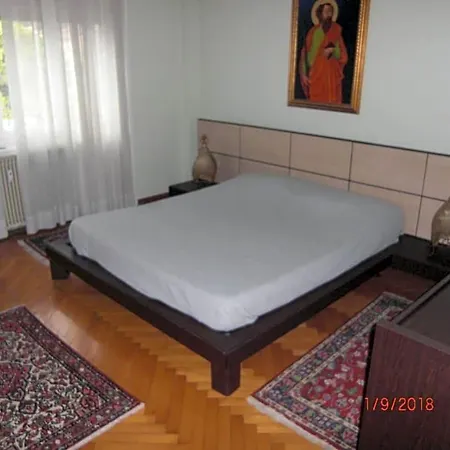 Ff Bed & Breakfast